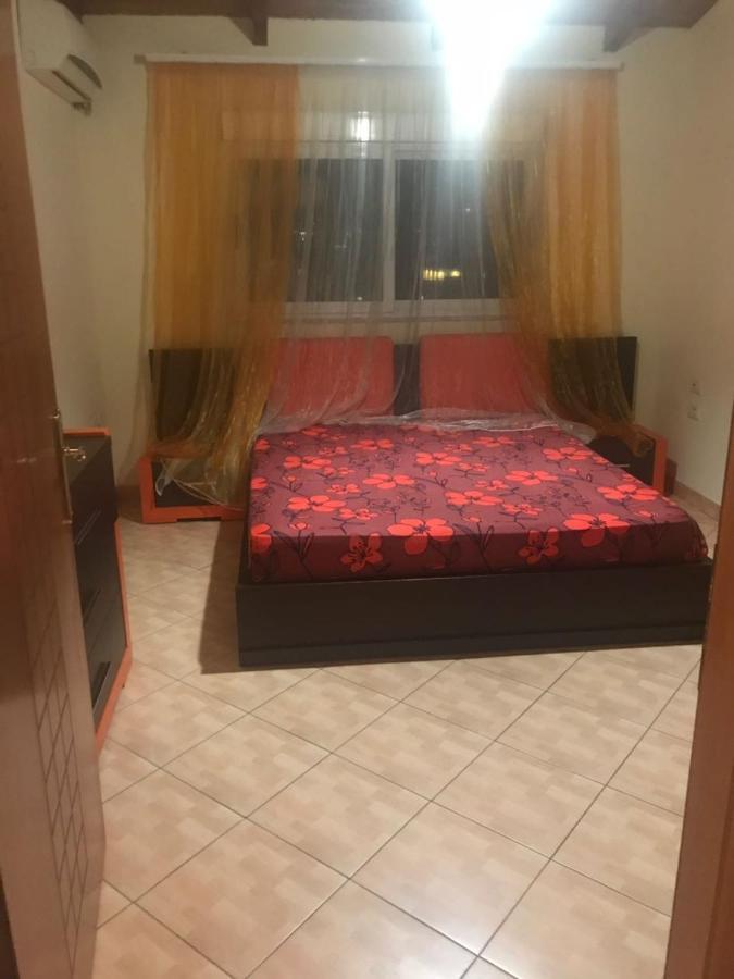 Lovely 2 Bedroom Apartment Тирана Екстер'єр фото