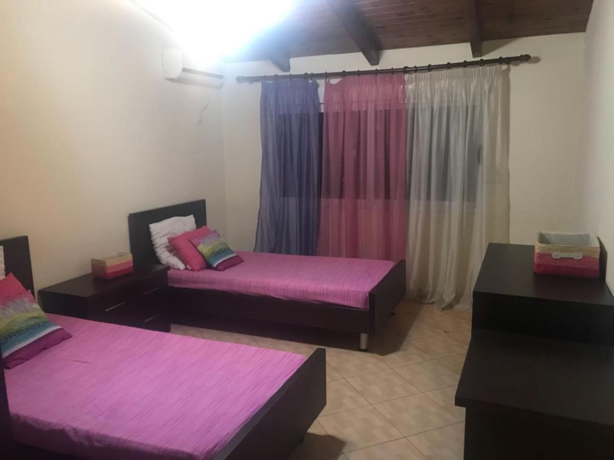 Lovely 2 Bedroom Apartment Тирана Екстер'єр фото