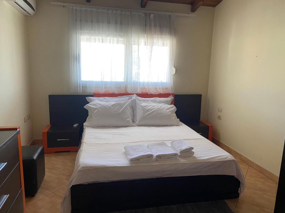 Lovely 2 Bedroom Apartment Тирана Екстер'єр фото